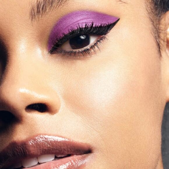 Stila Suede Shade Liquid Eye Shadow in Violet Velvet - Picture 4 of 11